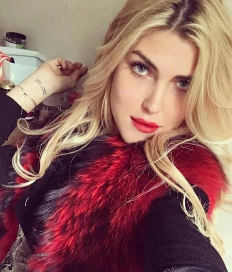 corinne-libertine-neuilly-sur-seine